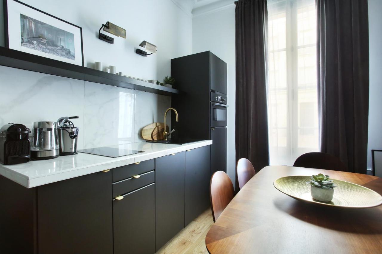 Apartment Champ De Mars - Tour Eiffel By Studio Prestige Paris Exterior photo